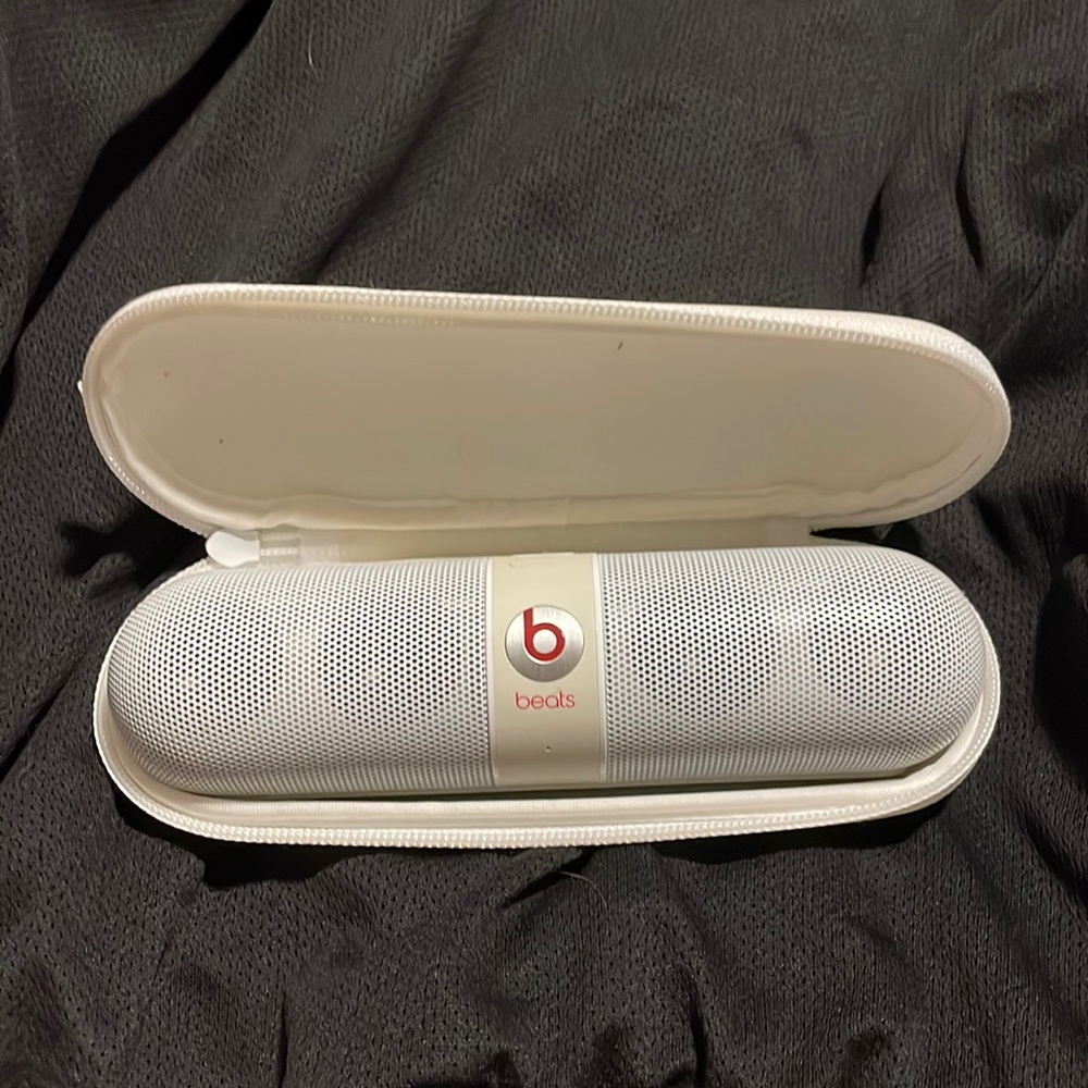 Beats Pill